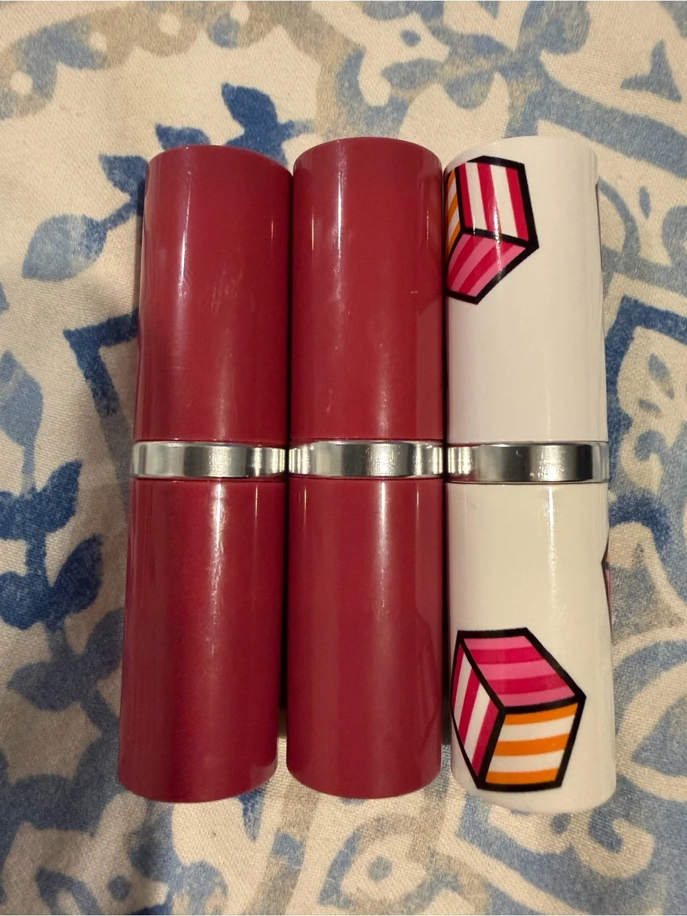 Clinique lipstick #14 Plum Pop' brand new/3 pieces
